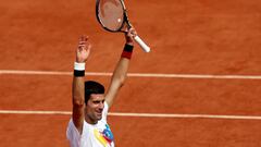 Novak Djokovic, durante un entrenamiento en Roland Garros.