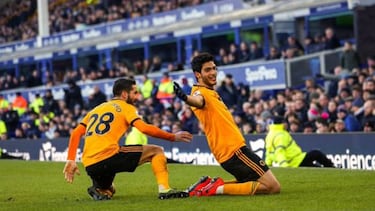 Memo Ochoa, Raúl Jiménez, los que más sobresalieron este fin