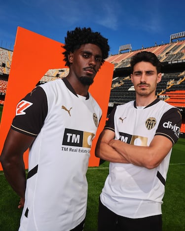 El Valencia se inspira en la camiseta de 2004
