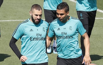 Casemiro y Benzema. 