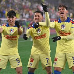 Igor Lichnovsky del América contra David Faitelson de TUDN