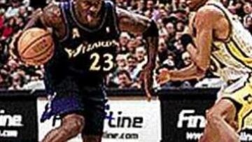 FATIGA. Michael Jordan se hundió ante Reggie Miller e Indiana.