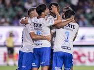 Anthony Martial festeja un gol con los Rayados de Monterrey en el partido de la Jornada 3 en contra de los Cañoneros de Mazatlán.