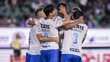 Anthony Martial festeja un gol con los Rayados de Monterrey en el partido de la Jornada 3 en contra de los Cañoneros de Mazatlán.