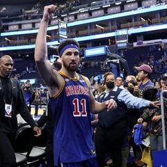 Klay Thompson leads Warriors back into NBA playoffs