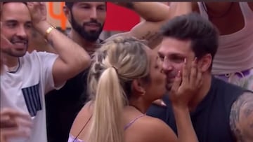 VIDEO: Beso de Wendy Guevara y Nicola en La Casa de los Famosos