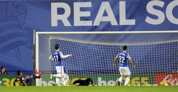 2-1. Paulinho marc¨® el primer gol.