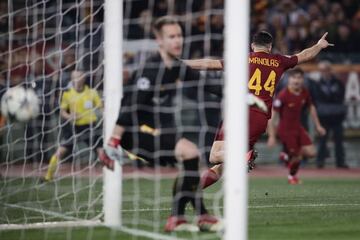 Konstantinos Manolas scores their third goal and sends Roma into Champions League semi-finals