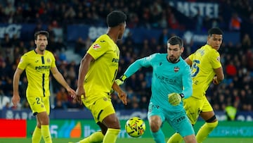 Ryan, el segundo jugador del Levante que más pases realiza... siendo portero