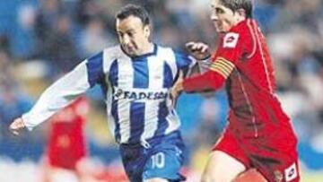 <b>VASELINAS. </b>Cani, en el partido de Riazor: hizo un golazo y le dio otro a Villa.