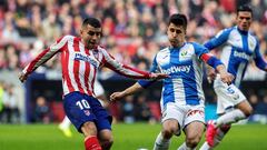 Bustinza, en una acci&oacute;n del Atl&eacute;tico-Legan&eacute;s junto a Correa.