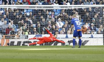 Parada de Keylor Navas. 