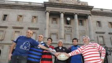 Protesta de Presidentes de clubes de Rugby de Barcelona frente al Ayuntamiento.