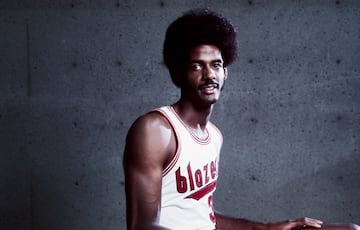 Los Blazers, ay: Greg Oden con el 1 por delante de Durant, Sam Bowie con el 2 en 1984 por delante de Michael Jordan… y Martin antes que McAdoo, Westphal… y Julius Erving. De LaRue se esperaba que fuera un pívot de época pero solo aguantó cuatro temporadas en la NBA y en la mejor (1974-75) apenas promedió 7 puntos y 5 rebotes por partido. Se marchó en 1976, justo un año antes de que los Blazers ganaran su anillo de la mano de Bill Walton, drafteado en 1974 pero que apenas coincidió con Martin porque se pasó casi toda la temporada 74-75 en el dique seco por sus malditas lesiones.