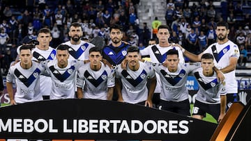 Vélez recibió su apodo por su estadio de fútbol, y este a la vez, por una doble razón. El estadio de Vélez estaba ubicado en el barrio de Villa Luro, en la ciudad de Buenos Aires. El 13 de julio de 1932 el periodista Hugo Marini, en el diario Crítica, escribió una pieza sobre el partido que debían disputar al día siguiente Vélez y San Lorenzo con el título: "¿San Lorenzo hará rendir mañana el "Fortín de Villa Luro?”. A raíz de ese titular, la hinchada acogió el nombre con orgullo hasta el día de hoy.