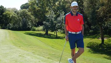 Gareth Bale, relajado en una jornada del golf.