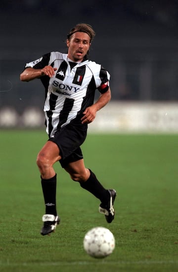 Le recordamos en el banquillo de la Juventus pero el jugador italiano vistió la camiseta blanquinegra desde 1991 hasta el 2004.