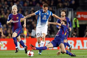 Leo Baptistao y Sergio Busquets.