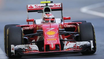 Raikkonen con el Ferrari en Bakú.