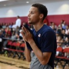 Stephen Curry: "El próximo objetivo es ganar otro anillo"