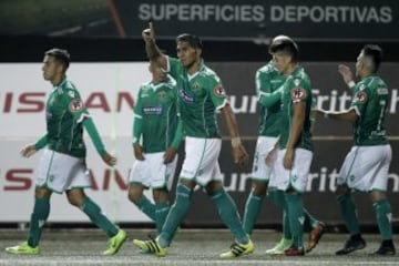 Futbol, Audax vs Universidad Catolica.
Decima fecha, cmapeonato de Clausura 2016/17.
El jugador de Audax Juan Pablo Mino, celebra su gol contra  Universidad Catolica durante el partido de primera division disputado en el estadio Bicentenario La Florida de Santiago, Chile.
16/04/2017
Javier Torres/Photosport
************

Football, Audax vs Universidad Catolica.
10th date, Clousure Championship 2016/17
Audax player Juan Pablo Mino, celebrates after scoring against Universidad Catolica during the first division football match held at the Bicentenario La Florida stadium in Santiago, Chile.
16/04/2017
Javier Torres/Photosport