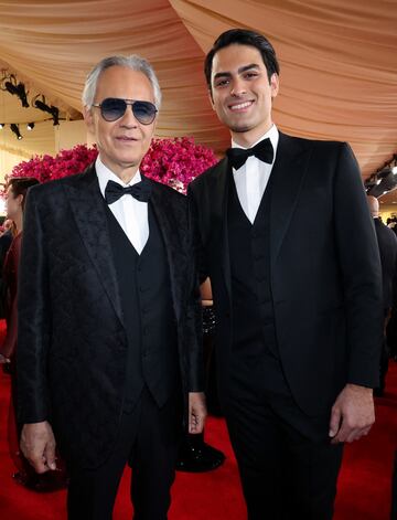 El cantante italiano Andrea Bocelli con su hijo Matteo Bocelli.