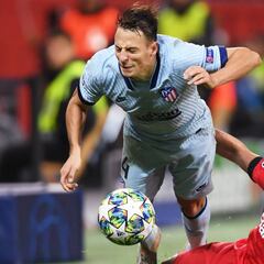 Santi Arias se salva en la derrota del Atlético ante Leverkusen