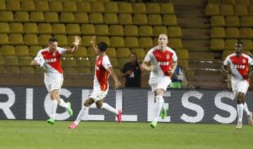 2-1. Elderson celebró el segundo gol.