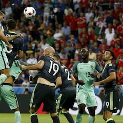 Cristiano vuela y guia a Portugal a la final de la Eurocopa