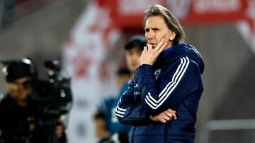 Futbol, Chile vs Bolivia.
Primera rueda, clasificatorias al Mundial 2026.
El entrenador de la seleccion chilena Ricardo Gareca es fotografiado durante el partido de la primera rueda de las eliminatorias al mundial 2026 contra Bolivia disputado en el estadio Nacional de Santiago, Chile.
10/09/2024
Andres Pina/Photosport
Football, Chile vs Bolivia.
World Cup 2026 qualifiers.
Chile's head coach Ricardo Gareca is pictured during a 2026 World Cup qualifier match against Chile at the National stadium in Santiago, Chile.
10/09/2024
Andres Pina/Photosport