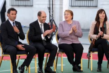 En La Moneda se realizó el lanzamiento del Trophy Tour del Mundial Sub 17. El trofeo recorrerá distintas ciudades de Chile.
