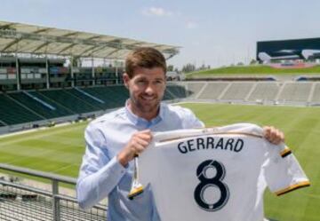 Steven Gerrard (Inglaterra). Otro de los ilustres que se fue a la MLS. Los Angeles Galaxy de Estados Unidos es su equipo.