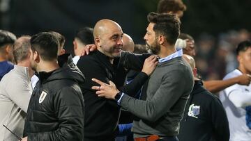 Dos títulos con dos equipos distintos: el DT que quiere la UC para reemplazar a Tiago Nunes