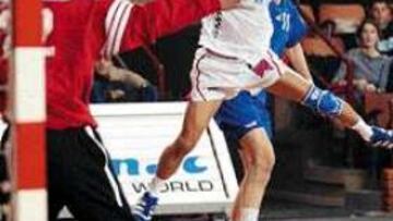 COMPATRIOTAS. Krivoslikov jugó frente a sus compatriotas rusos.