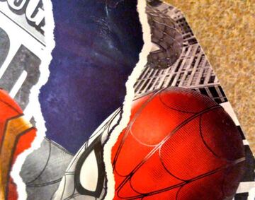 Detalle del gui&ntilde;o al Spider-Man de Tobey Maguire