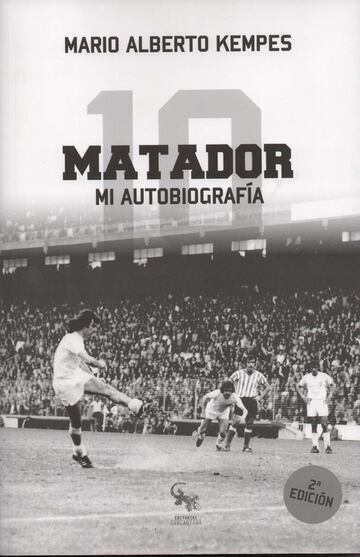 Mario Alberto Kempes, Matador, fue la máxima estrella y goleador de la selección albiceleste que ganó el Mundial de Fútbol 1978 y del Valencia CF campeón de la Copa del Rey del 79, Recopa y Supercopa de Europa. En este libro cuenta su versión de una historia que se jugó dentro y fuera del campo y que, después de cuarenta años, todavía genera polémicas. En el libro pueden encontrarse las respuestas a preguntas como: ¿Fue Argentina un justo campeón del mundial del 78? ¿Cómo fueron sus despedidas del Valencia CF? ¿Cómo fichó por el Hércules CF? (Fnac)