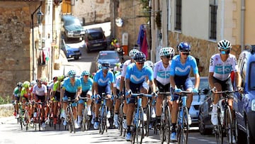 GRAF3255. BURGOS, 07/08/2018.- El pelot&oacute;n de la Vuelta ciclista a Burgos, esta tarde durante la primera etapa, con un recorrido de 157km. EFE/Santi Otero