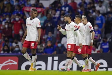 Tres minutos después del gol de Cruz Azul, el Toluca se volvió a poner adelante en el marcador global con gol de Pedro Alexis Canelo, tras una excelsa asistencia de Rubens Sambueza.