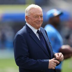 When will Dak Prescott return to play for the Dallas Cowboys?