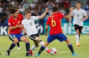 Mitchell Weiser, Asensio y Ceballos.