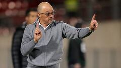 Futbol, Universidad de Chile vs Rangers de Talca
 Copa Chile 2019
 El entrenador de Universidad de Chile Alfredo Arias da instrucciones a sus jugadores durante el partido por Copa Chile realizado en el estadio Nacional, en Santiago de Chile.
 12/06/2019
 Javier Torres/Photosport
 
 Football, Universidad de Chile vs Rangers de Talca
 Copa Chile 2019
 Universidad de Chile&#039;s manager Alfredo Arias instructs his players during Copa Chile football match held at National stadium in santiago, Chile.
 12/06/2019
 Javier Torres/Photosport