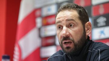 Machin en rueda de prensa.