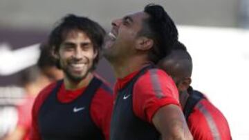 Gonzalo Jara sería titular ante Paraguay el sábado.