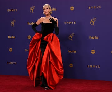 Allison Janney durante la alfombra roja de los premios Emmys 2024 celebrados en el teatro Peacock de Los Ángeles.