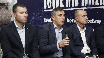David Navarro, Manolo Salvador y José Gómez durante la presentación del área deportiva.