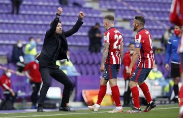 Koke y Trippier ante un Cholo alzando los brazos en Zorrilla.