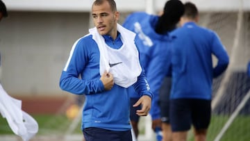 Sandro, durante un entrenamiento del Málaga.