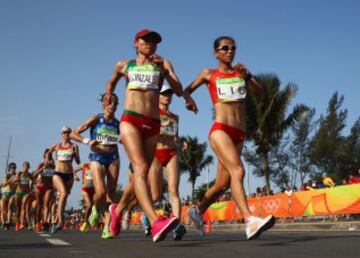 Lupita González ya luce su medalla de plata en el cuello