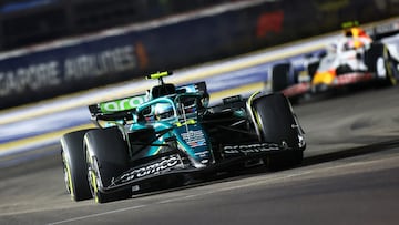 Fernando Alonso (Aston Martin AMR25). Marina Bay, Singapur. F1 2025.