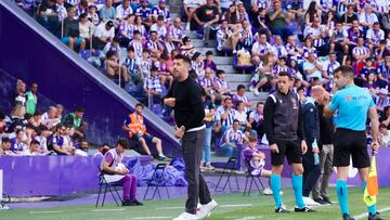 Valladolid. 11/05/2024. 39 jornada de LA LIGA HIPERMOTION que enfrenta al Real Valladolid C.F. y al RCD ESPA?OL
Manolo Gonz¨¢lez y Pezzolano
Photogenic/Miguel ?ngel Santos